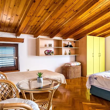 Apartment Rosa *