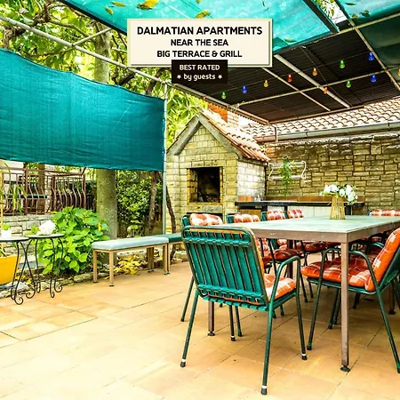 Rosa Apartment