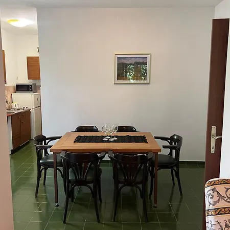 Rosa Apartament